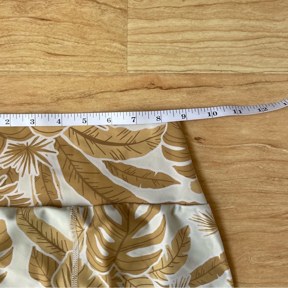 Beach Riot |Sport| Cara Leggings in Vintage Tropical Woman’s Size Small - Picture 5 of 7